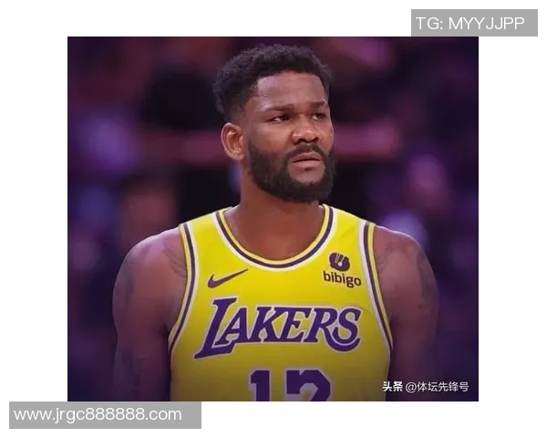 湖人102-122老鹰 球员评价：3人及格，7人低迷